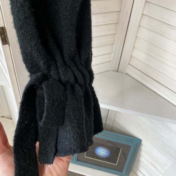 Wildfox black V-neck oversized tie sleeve sweater - Picture 11 of 12